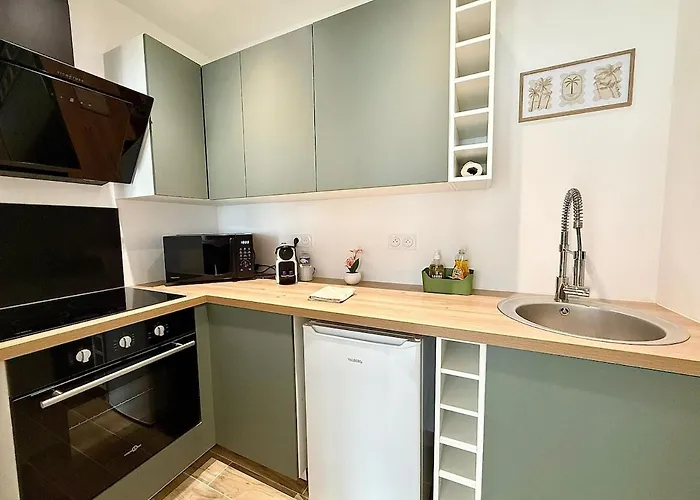 Le Cocoon, 5 Min Du Port Apartment *